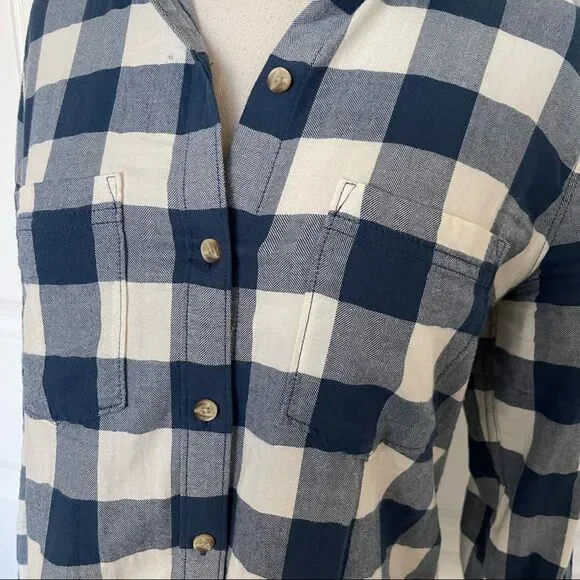 Abercrombie Blue and White Checkered Button Down Shirt - Picture 2 of 5